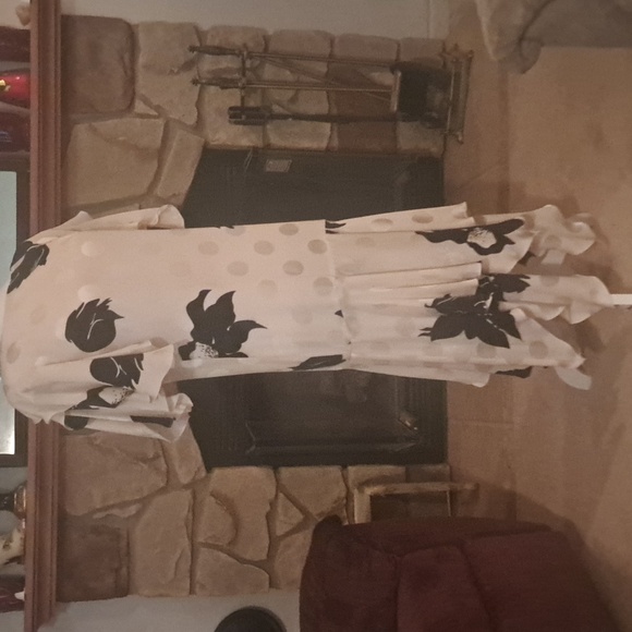 Black and White 100% silk. Saint Romei size 12 - Picture 2 of 4